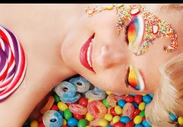 從芭比粉唇到藍(lán)紫色眼影，多巴胺流行的背后是什么？